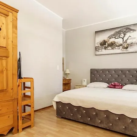 Appartement A Avec Piscine Апартаменты